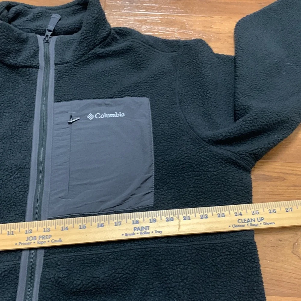 Columbia Black Fleece Jacket with Chest Pocket